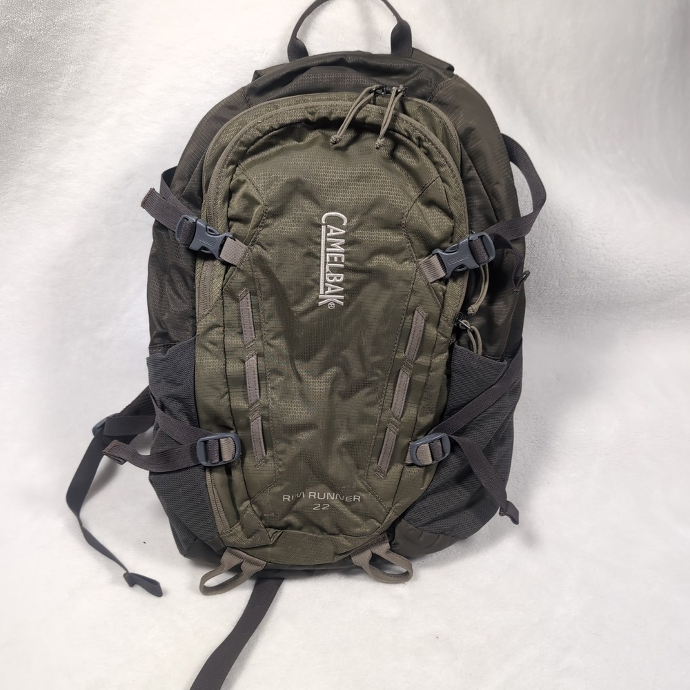 CamelBak Rim Runner 22 Backpack Olive Green Hiking Daypack Air Channel
